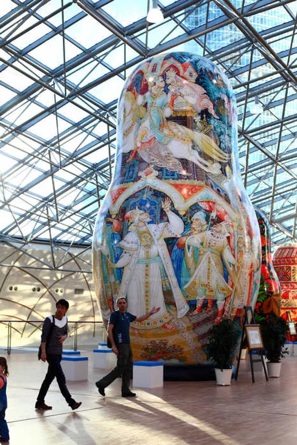 Giant Matryoshka dolls on show in Moscow Giant Matryoshka dolls on show in Moscow - Sputnik International