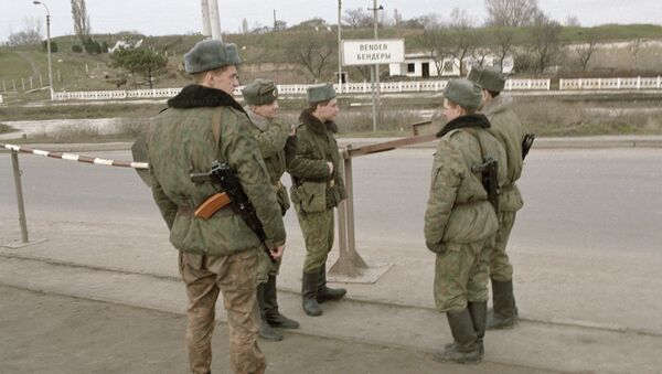 Soldiers of the Russian peacekeeping force patrolling a motor road. Archive  - Sputnik International