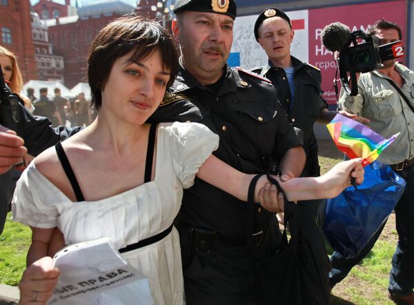 EU Council 'regrets' Moscow's gay parade clashes - Sputnik International
