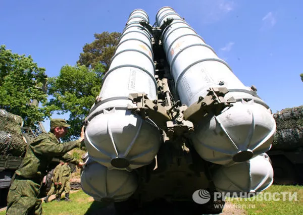 S-300 air defense unit on combat duty S-300 air defense unit on combat duty - Sputnik International