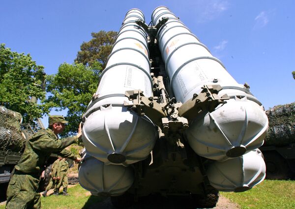 The S-300P surface-to-air missile system - Sputnik International
