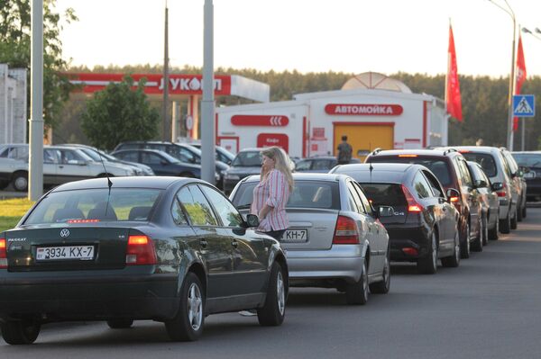 Belarus drivers protest against soaring fuel prices in central Minsk - Sputnik International