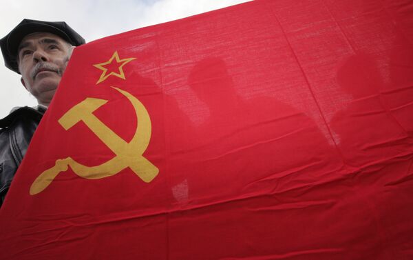 Over Half of Russians Regret Loss of Soviet Union - Sputnik International