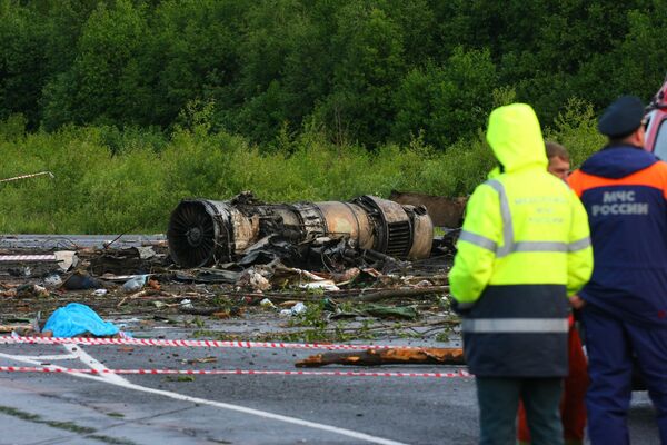 The plane crash in northwestern Russia that killed 44 people was probably caused by a combination of pilot error and bad weather - Sputnik International