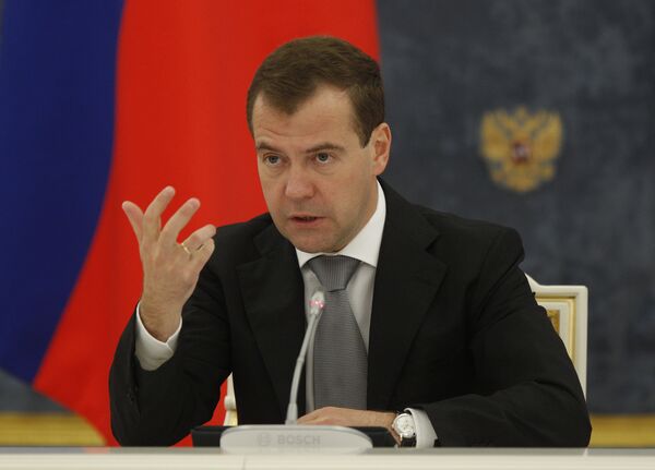 Russian President Dmitry Medvedev on Wednesday ordered Defense Minister Anatoly Serdyukov to submit in three days a report on the implementation of state defense orders for 2011. - Sputnik International