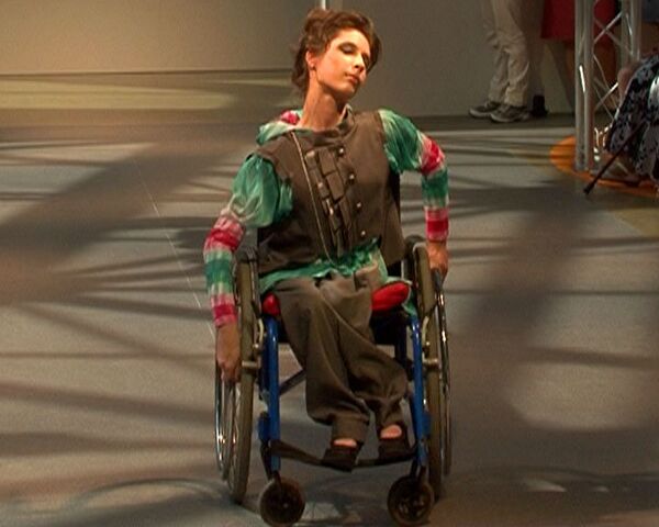Competition features stylish clothes for disabled - Sputnik International