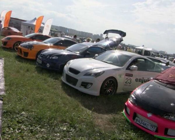 Khrushchev’s limousine and an overweight Oka displayed in Moscow   - Sputnik International