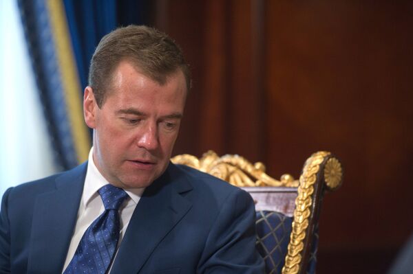 Russian President Dmitry Medvedev ordered large-scale safety checks of all passenger transport after two fatal transport accidents in Russia in as many days. - Sputnik International