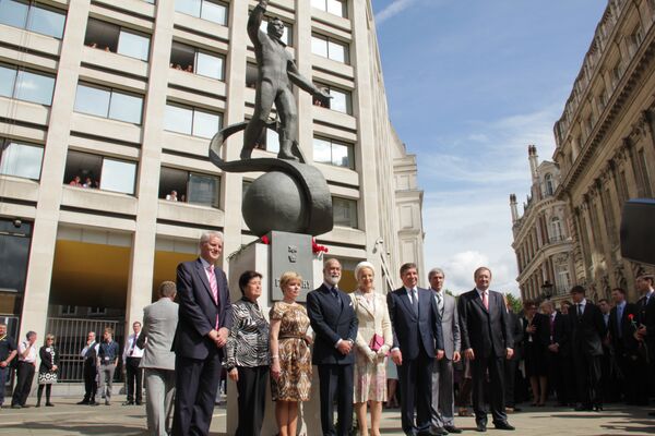Gagarin monument unveiled in London - Sputnik International