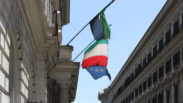 Moody's postpones decision on Italy's downgrade for month - Sputnik International