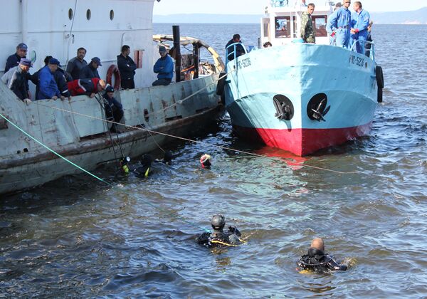 Russia to complete recovery of boat wreckage July 17-18 - Sputnik International