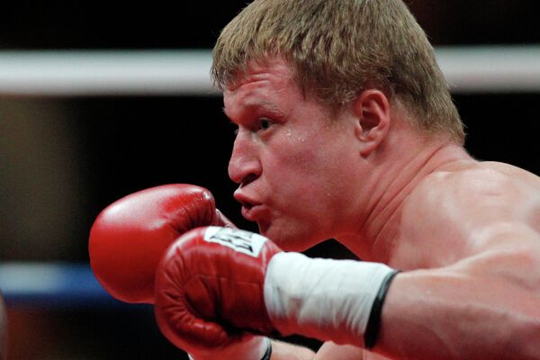 Russian WBA heavyweight champion Alexander Povetkin on Friday began sparring ahead of a title defense next month without trainer Teddy Atlas, who has reportedly refused to fly to Moscow to aid the fighter in his preparations. - Sputnik International