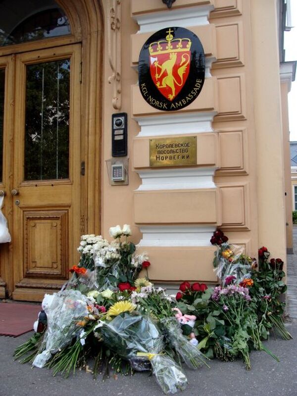 Russians mourn Norway massacre victims  - Sputnik International