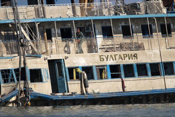 Rescuers find all missing bodies from sunken riverboat in Volga River - Sputnik International