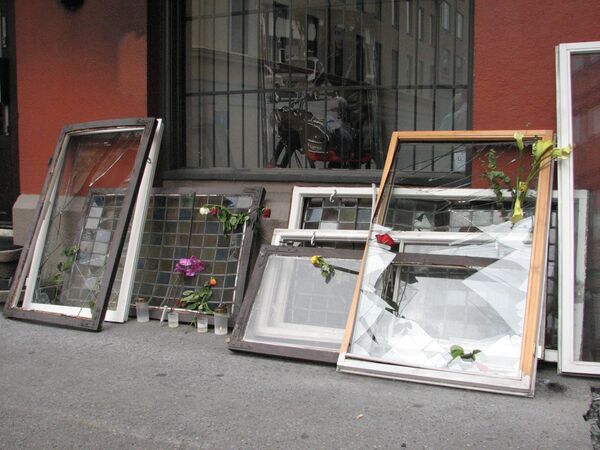 Broken windows on the corner of Mollergala and Skranikga street - Sputnik International
