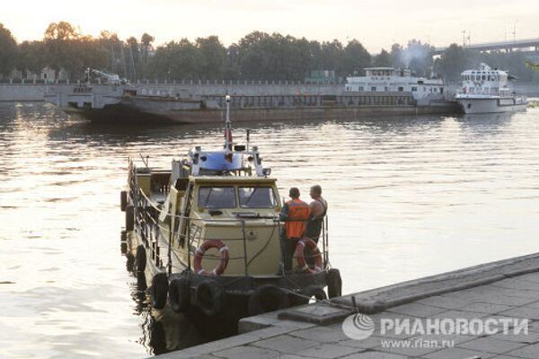 Search and rescue operation at the site of boat sinking in the Moscow River  - Sputnik International