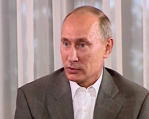 Putin urges men in North Caucasus to stop “pinching female tourists” - Sputnik International