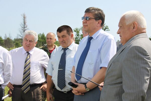 Vladimir Popovkin visiting the area where the Vostochny space center will be constructed - Sputnik International