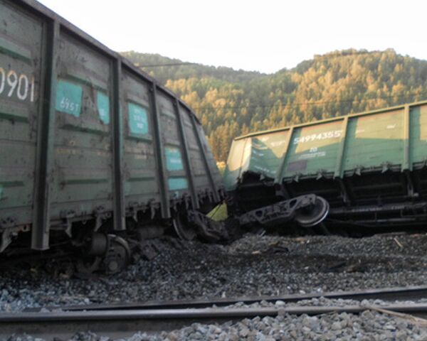 Two killed as trains collide in Russia's Urals region - Sputnik International