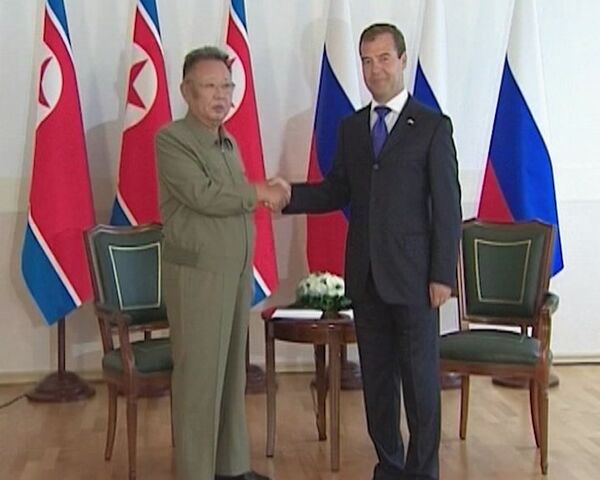 Medvedev meets with Kim Jong-il at military garrison in Buryatia - Sputnik International