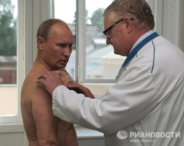 Vladimir Putin seeks medical attention  - Sputnik International