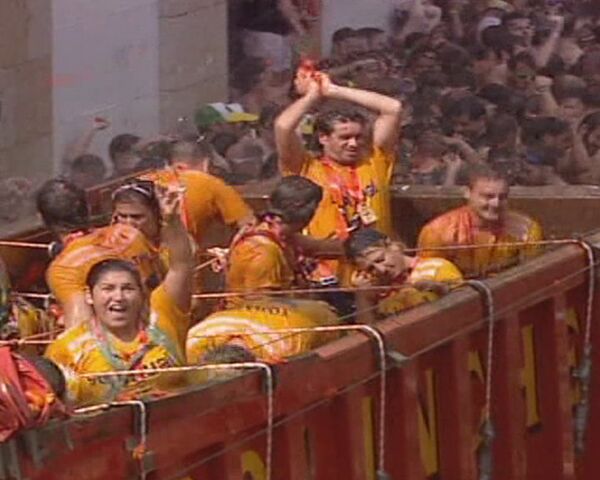 Spain’s largest annual food fight 'Tomatina' - Sputnik International