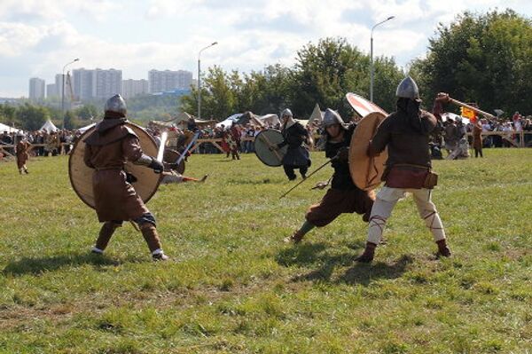 Ancient life and martial arts at Moscow reenactment festival  - Sputnik International