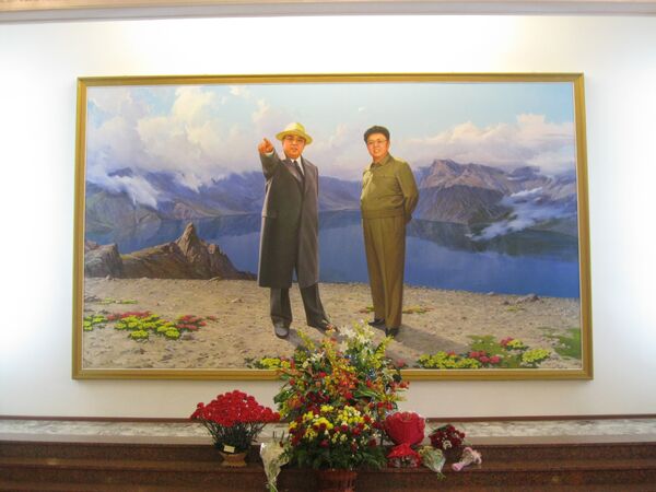 Painting in the North Korean embassy  - Sputnik International