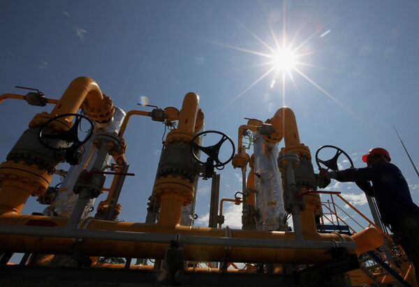 Gazprom May Reach China Gas Supply Deal by June - Sputnik International