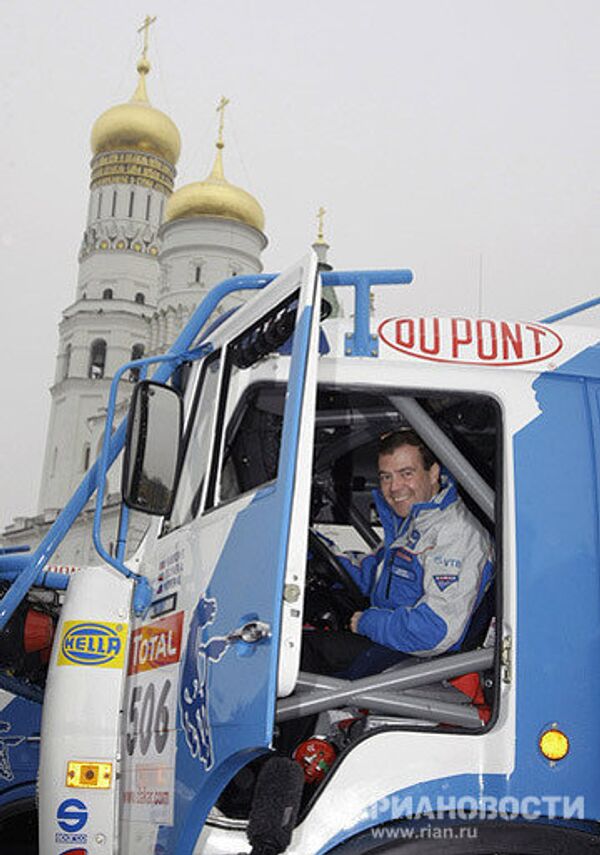 Dmitry Medvedev’s diverse skills  - Sputnik International