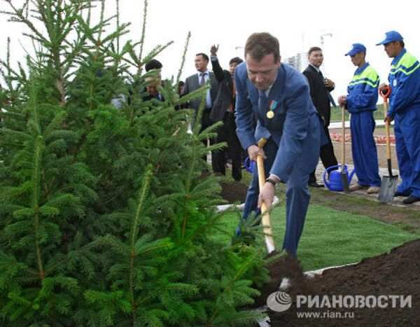 Dmitry Medvedev’s diverse skills  - Sputnik International