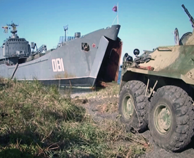 500 marines “storm” Pacific coast from warships - Sputnik International