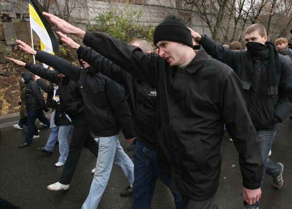 Russian nationalists make Nazi-style salutes during a rally in central Moscow - Sputnik International
