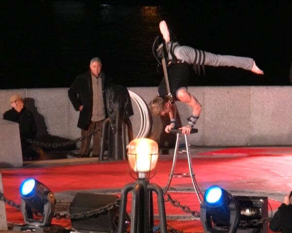 Acrobats, jugglers kick off 5th World Circus Festival with breathtaking stunts - Sputnik International