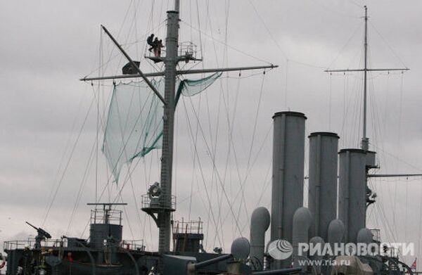 Hooliganism: Pirate flag hoisted on Aurora cruiser - Sputnik International