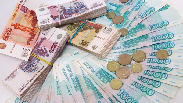 Russian ruble banknotes of different denominations - Sputnik International