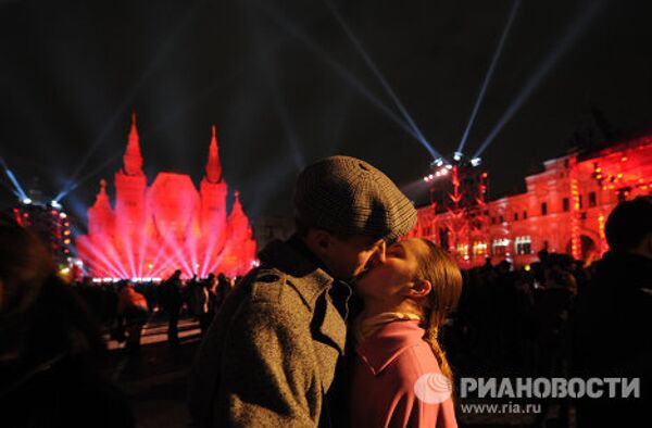 “Circle of Light”: unique show on Red Square - Sputnik International