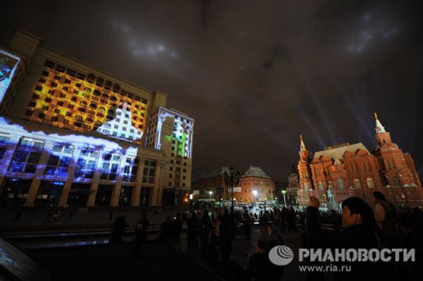 “Circle of Light”: unique show on Red Square - Sputnik International