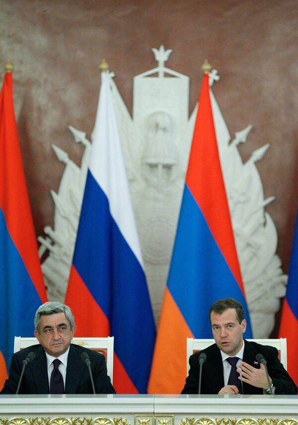 Serzh Sargsyan and Dmitry Medvedev - Sputnik International