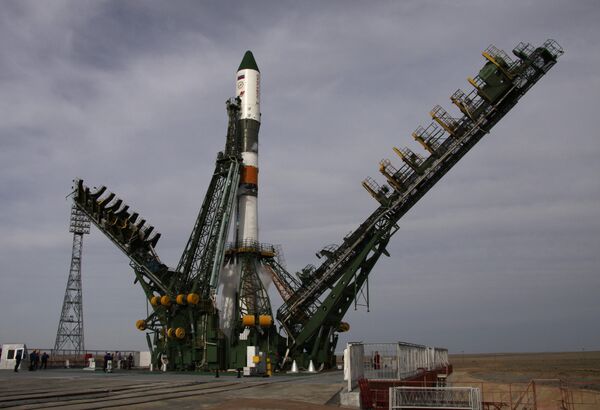 Russia launches space freighter to world orbit station - Sputnik International
