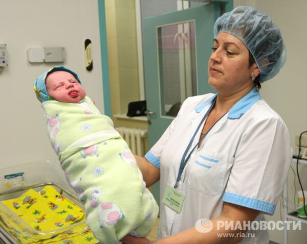 Pyotr A. Nikolayev, the seven-billionth person in the world - Sputnik International