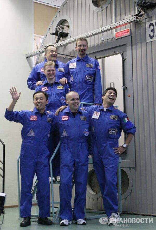 Mars-500: Six volunteers spend 520 days in isolation - Sputnik International