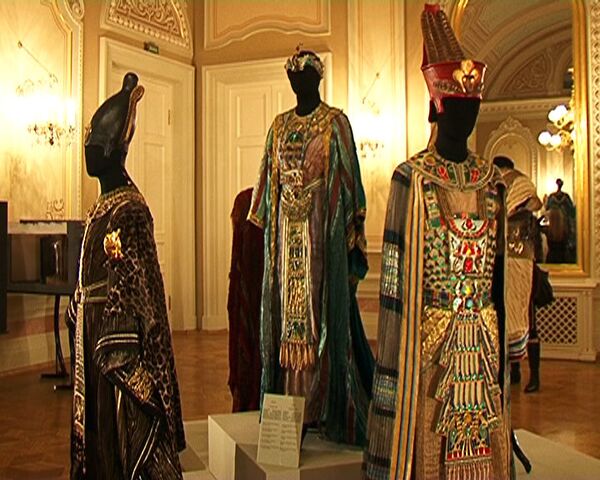 Fake diamonds and handmade dresses: La Scala costumes on show in Moscow - Sputnik International