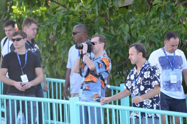 Dmitry Medvedev takes pictures in Honolulu - Sputnik International