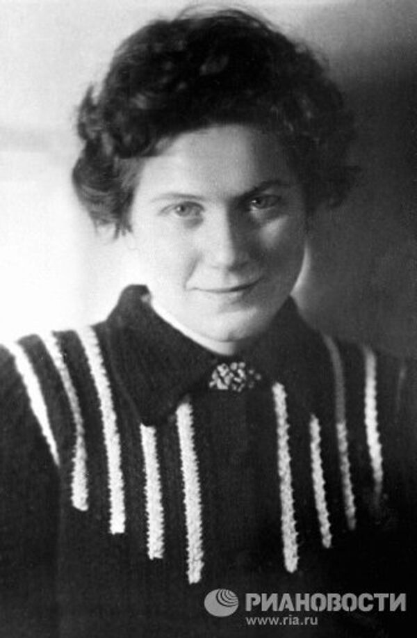 Svetlana Alliluyeva, the daughter of the “Father of Nations,” who defected to the West Svetlana Alliluyeva, the daughter of the “Father of Nations,” who defected to the West - Sputnik International