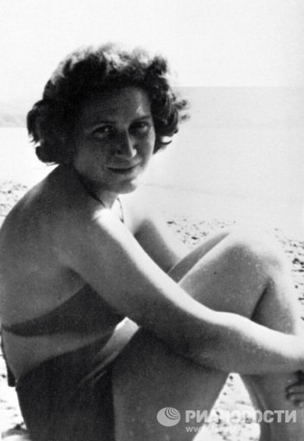 Svetlana Alliluyeva, the daughter of the “Father of Nations,” who defected to the West Svetlana Alliluyeva, the daughter of the “Father of Nations,” who defected to the West - Sputnik International