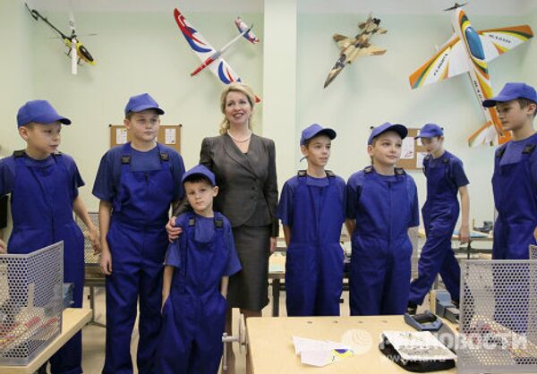 Svetlana Medvedev at a children’s activity center in Dmitrov - Sputnik International
