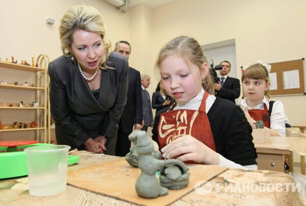 Svetlana Medvedev at a children’s activity center in Dmitrov - Sputnik International