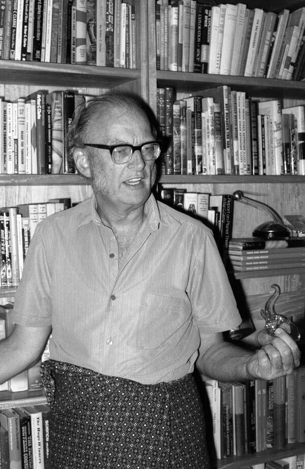 In a rediscovered 1963 interview, late British science fiction writer Arthur C Clarke predicts that the Soviet Union would win the Moon race by launching a manned mission to the Earth's natural satellite in 1968 - Sputnik International
