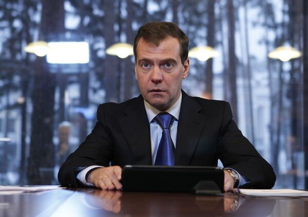 Medvedev vows ‘fair decisions’ after vote fraud probe - Sputnik International